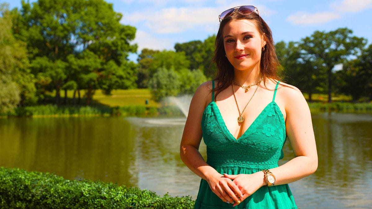 Phebe-Lee Want by the lake)
