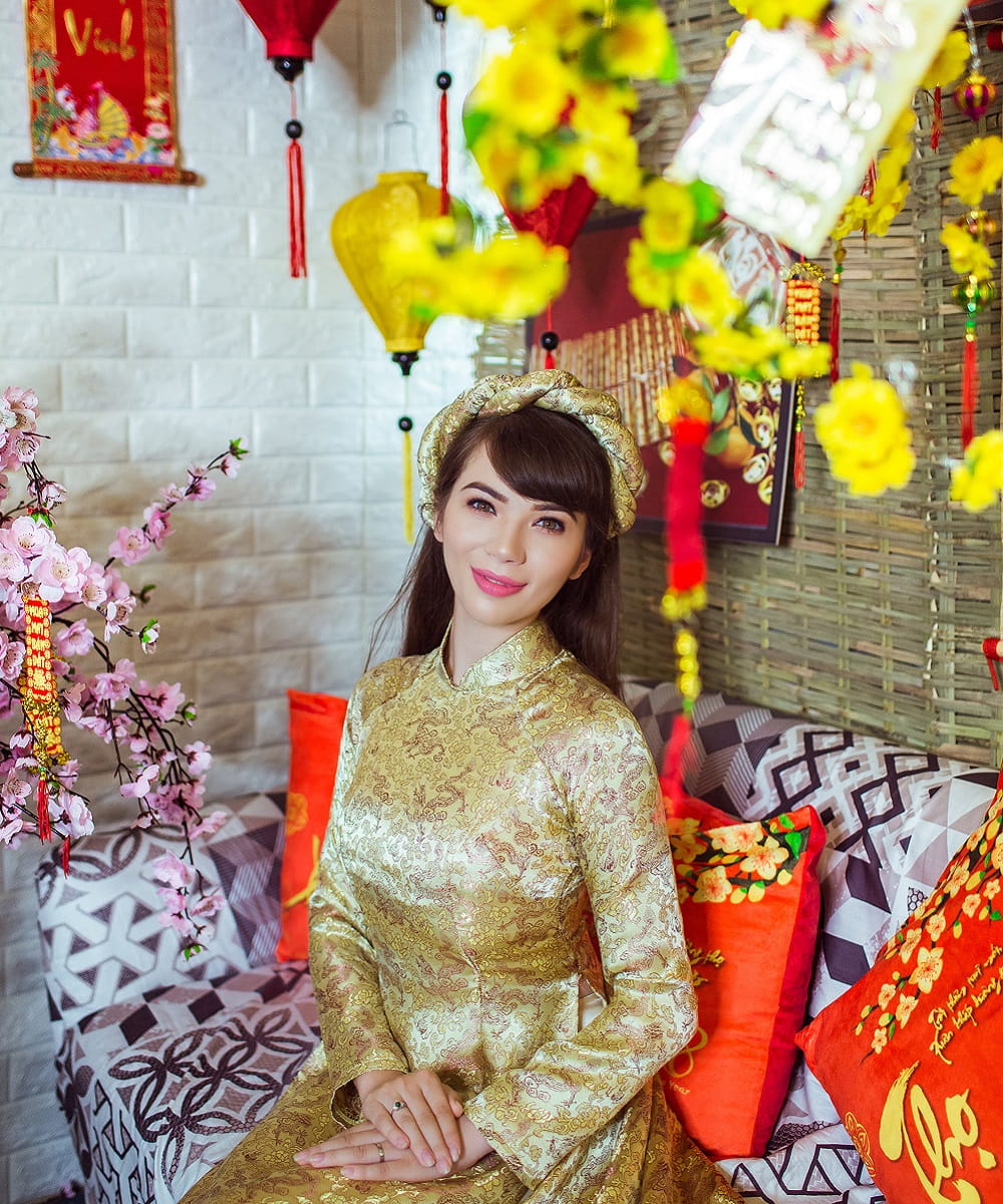 A portrait of Marta Popescu.