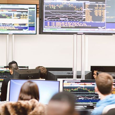 A virtual trading floor simulated in Essex Business School.
