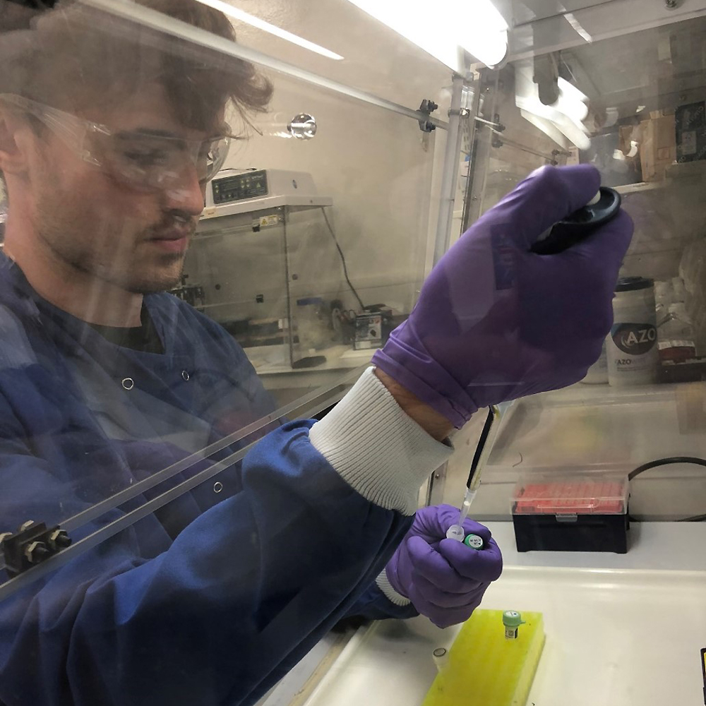 Joe Wilmshurst in lab