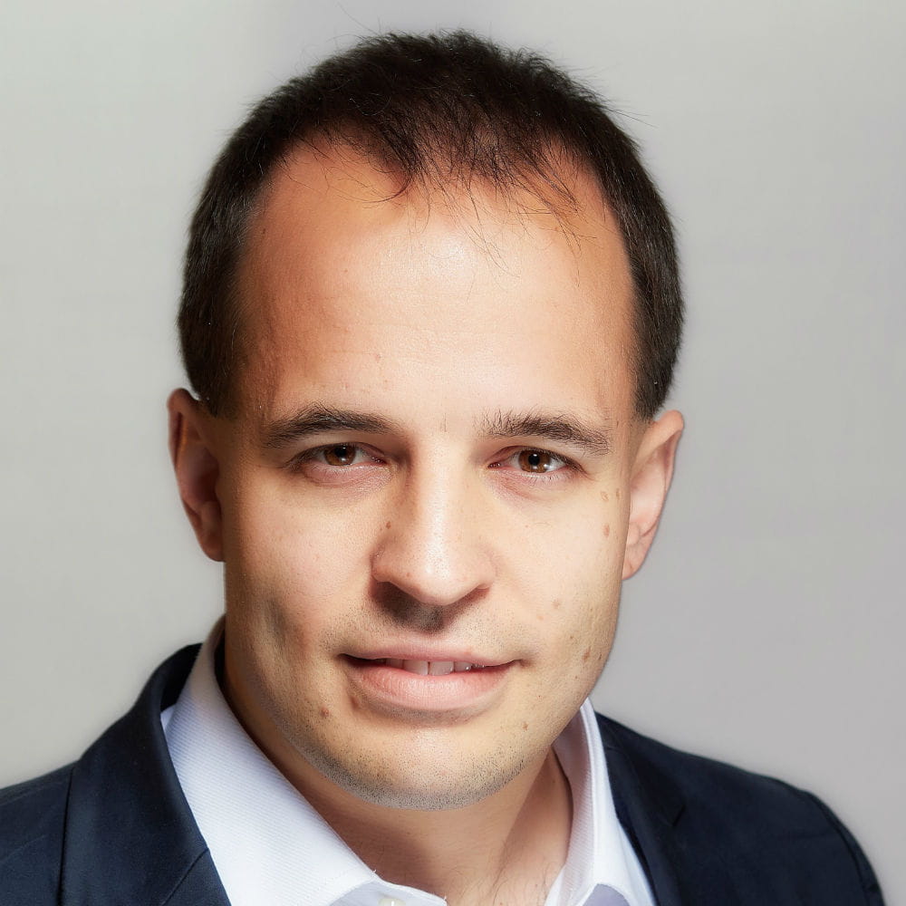 portait photo of Dr Filip Kostelka