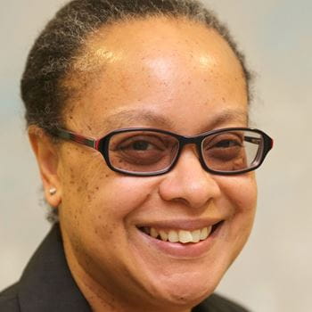 portrait photo Dr Maria Hudson