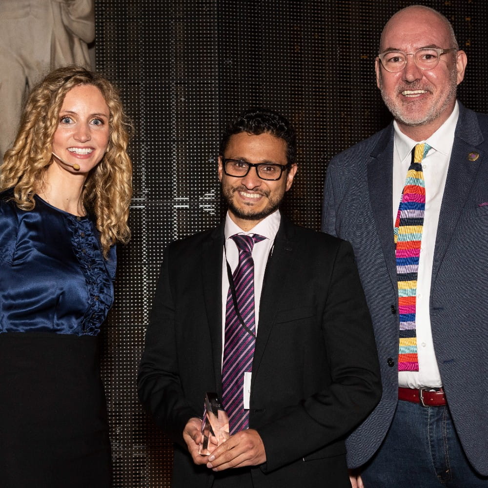 Dr Faiyaz Doctor receives his Academic of the Year Award 2022