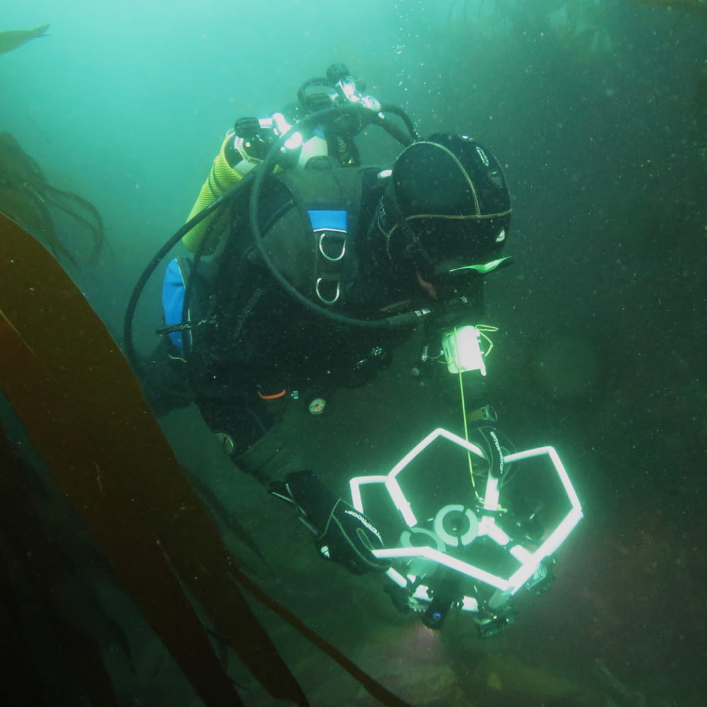 Jon Chamberlain using multi rig camera underwater