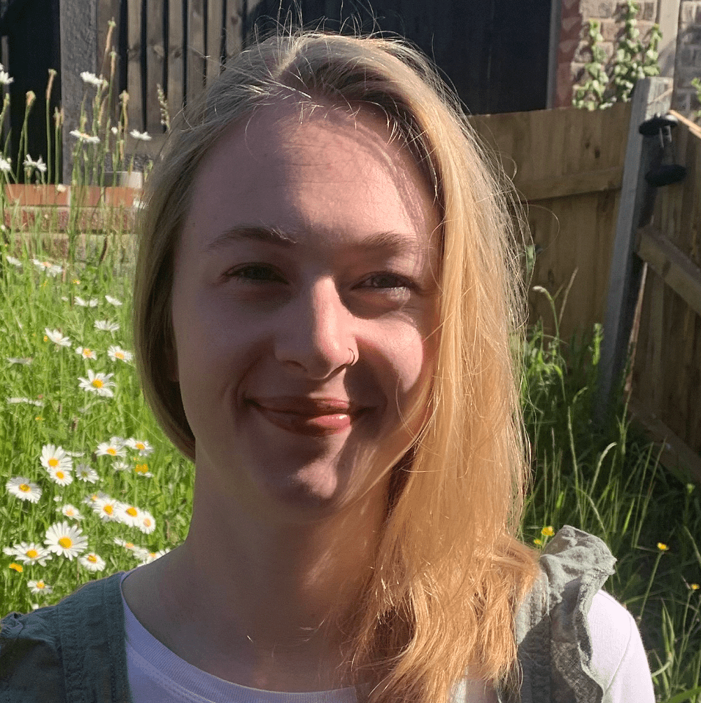 Headshot of Mai Bloomfield