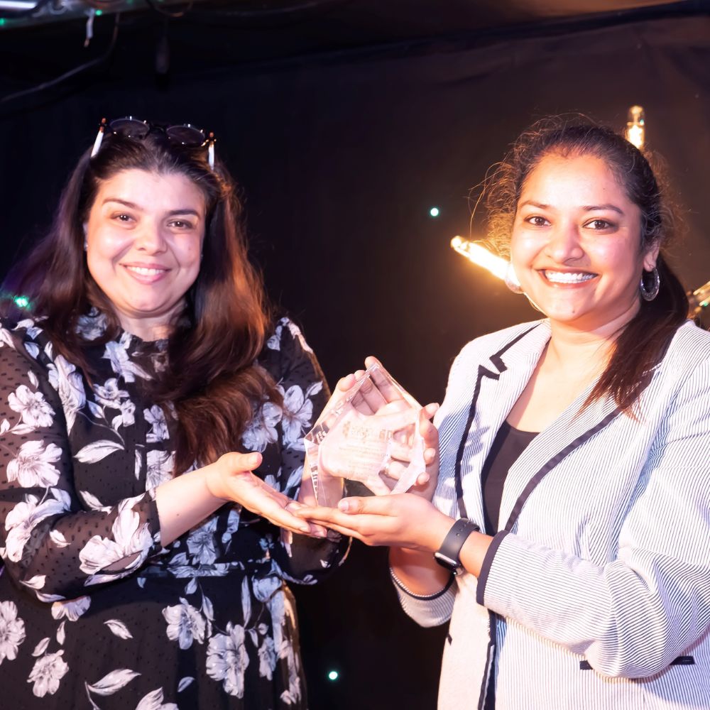 Dr Pallavi Singh accepts her award