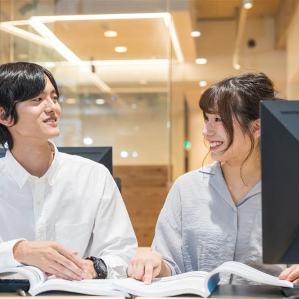 Students from SAK in Japan studying