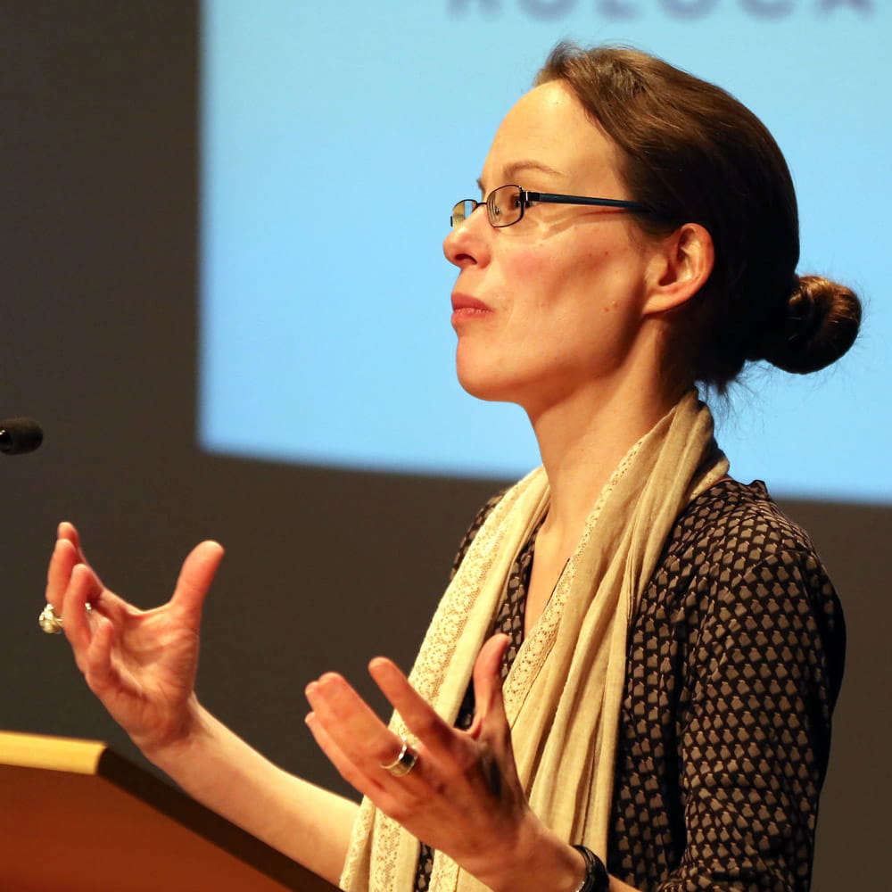 Dr Nadine Rossol