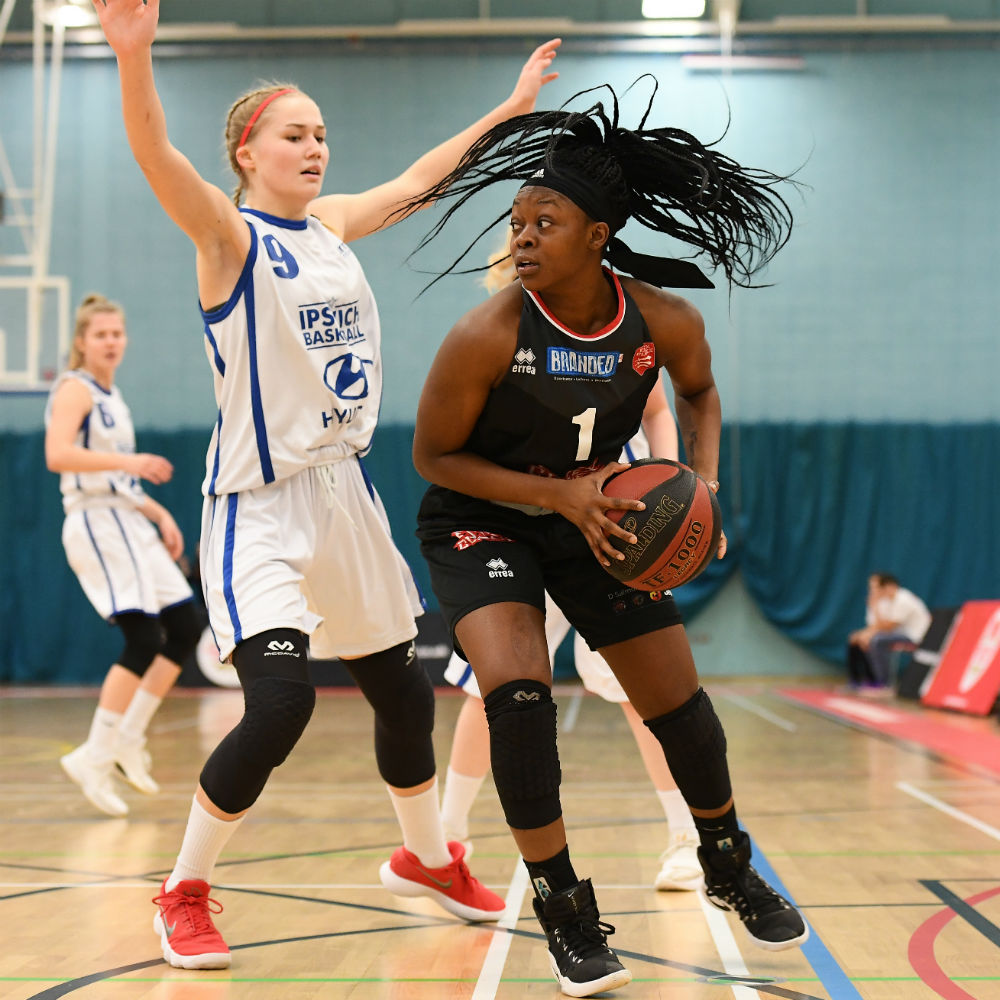  Jasmine Ogunjimi takes on Ipswich Hoops