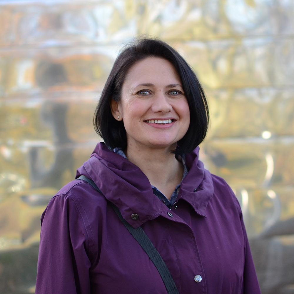 Carolyn Lennard headshot