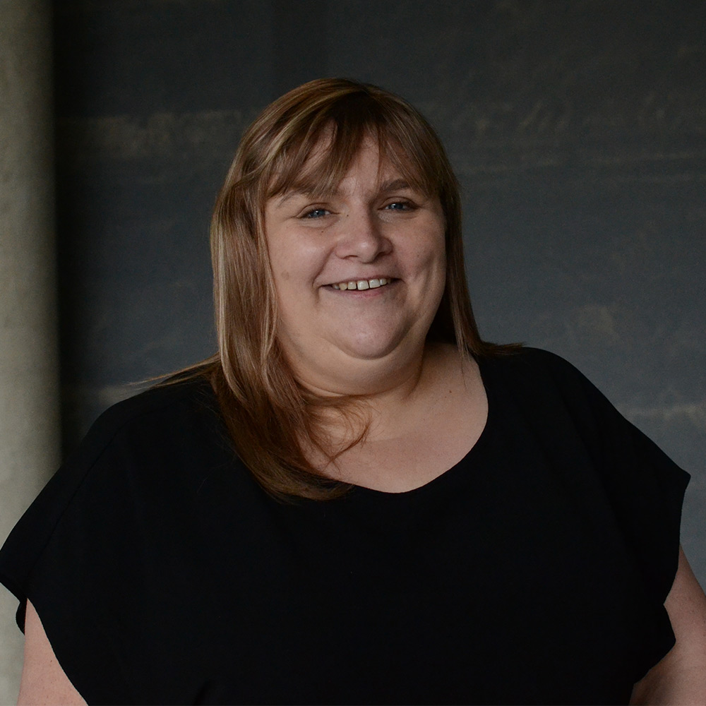 Nicola Davey headshot