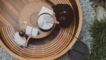 two people having a meeting