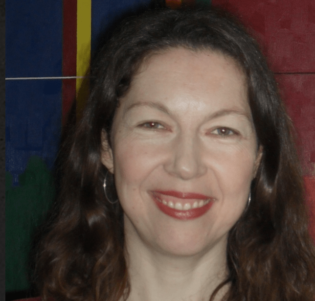 Headshot of Dr Róisín Ryan-Flood