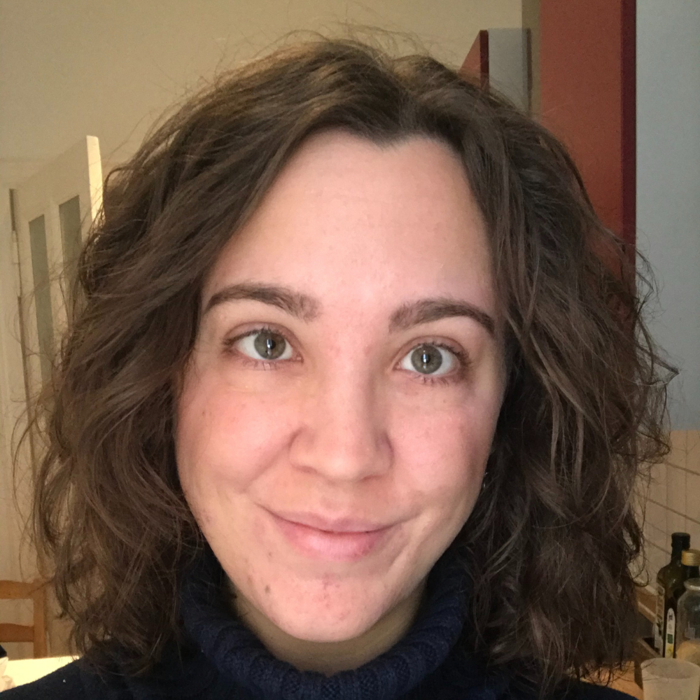 Headshot of Sian a student within the centre