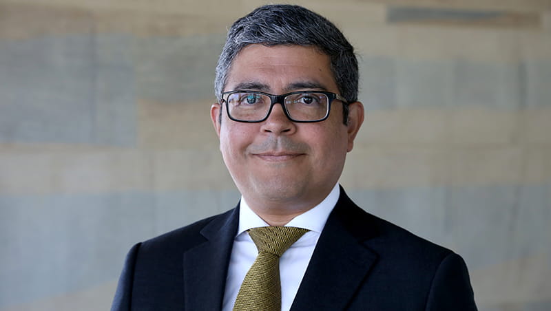 Dr Alejandro Quiroz Flores