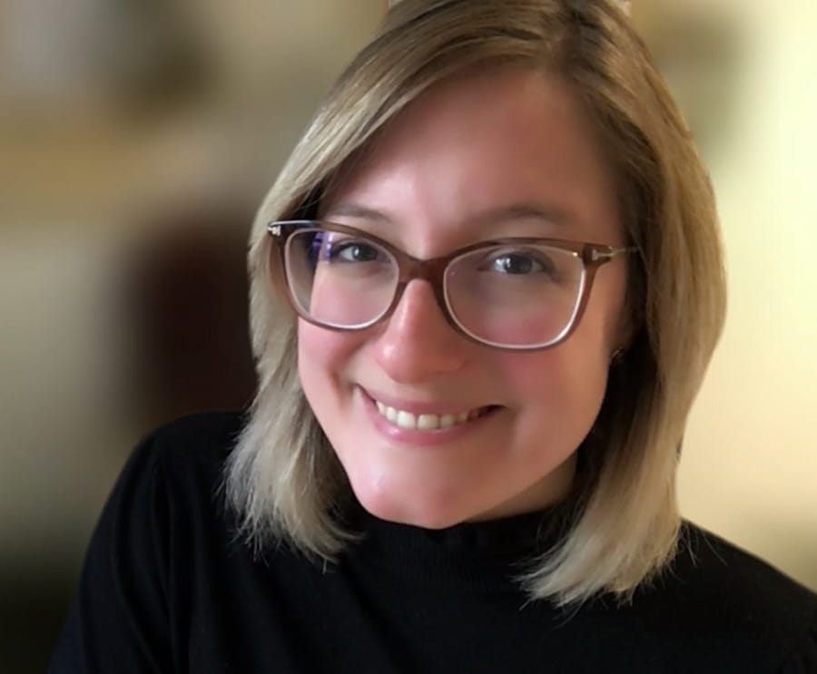 Headshot of Dr Veronica Lamarche.