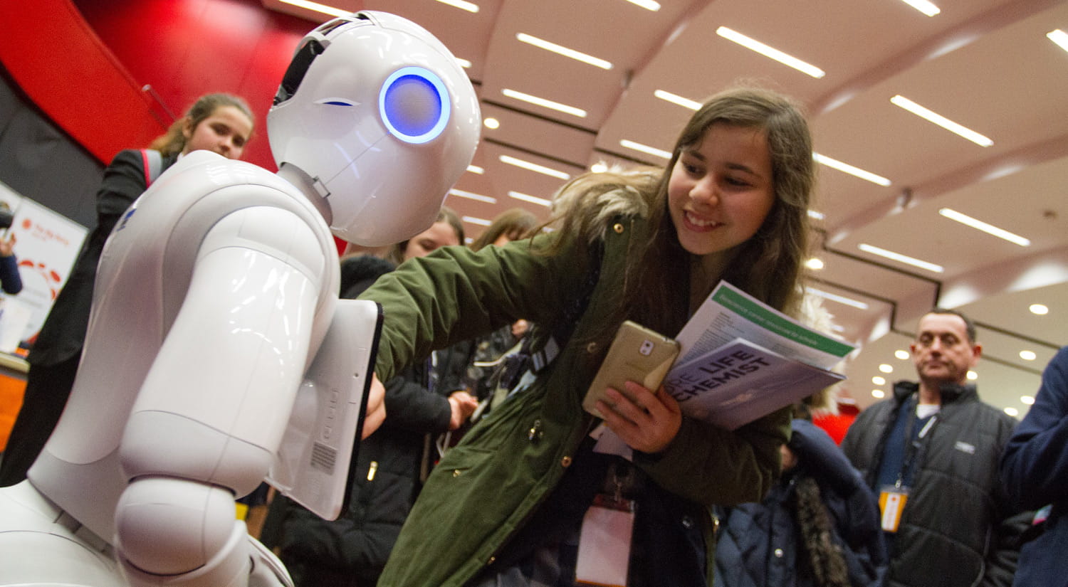 He can dance, he can play, and he can certainly entertain hundreds of Big Bang visitors – it’s Pepper the robot! 