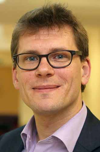 Professor Timo Jütten