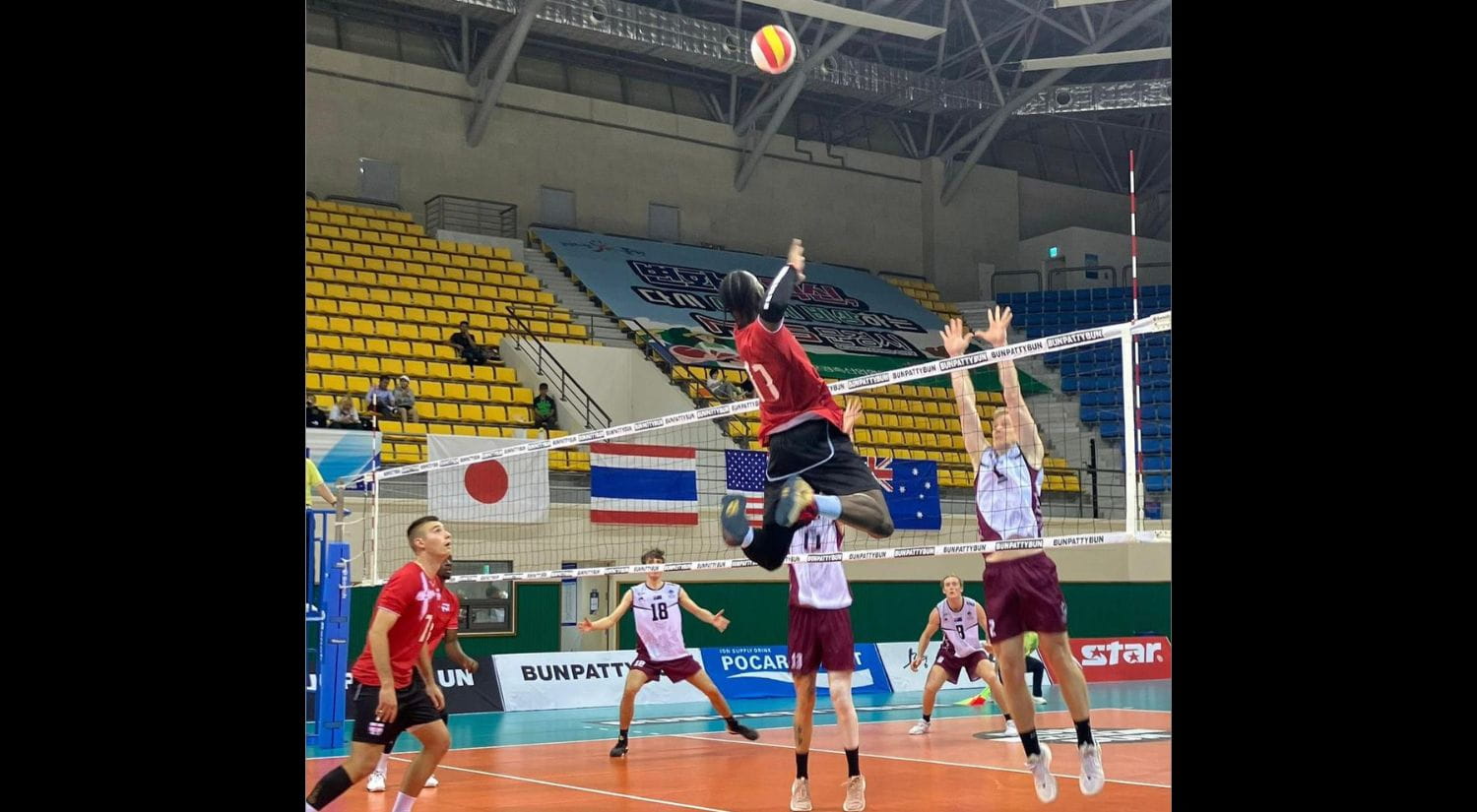 Thomas Shatihemin rises high